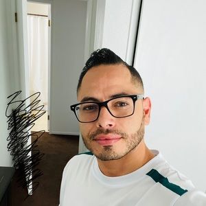 Meet your Posher, Aaron